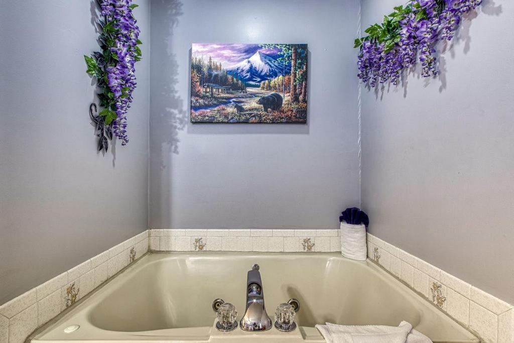 Adalynn'S Mountain Retreat-Hot Tub, 1089 Of Free Tickets For Each Paid Day, Dollywood And More! Pigeon Forge Esterno foto