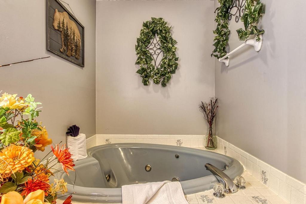 Adalynn'S Mountain Retreat-Hot Tub, 1089 Of Free Tickets For Each Paid Day, Dollywood And More! Pigeon Forge Esterno foto